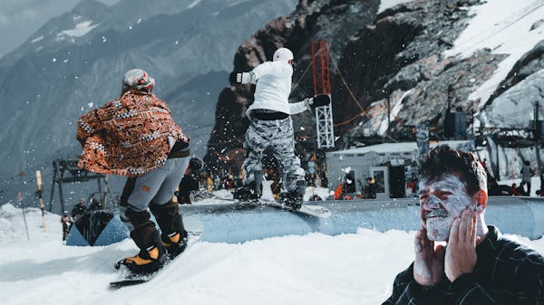 Sciare in ghiacciaio d'estate è una figata. Scopri qua cosa succede!