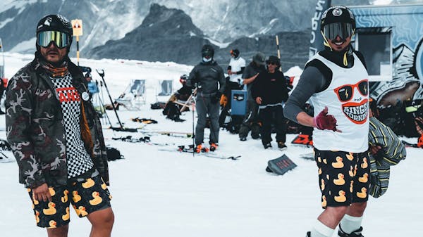 Snowboard estivo in ghiacciaio e come vestirsi per l'occasione 