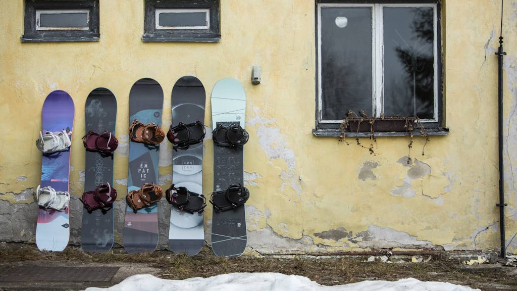 How to store your snowboard at the end of the season
